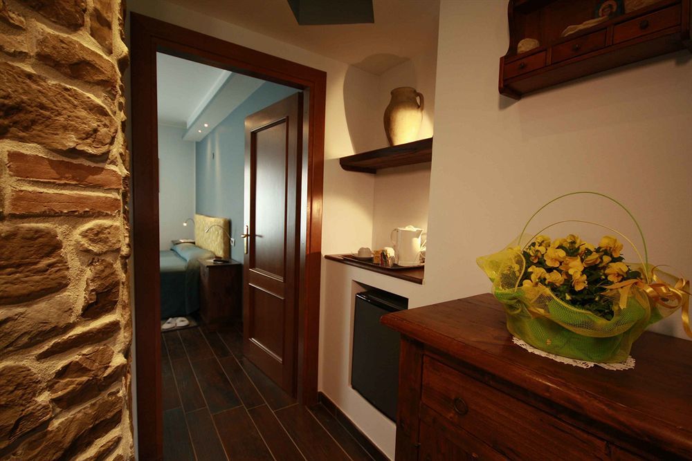 Santa Maria Degli Ancillotti Guest House Petrignano ภายนอก รูปภาพ